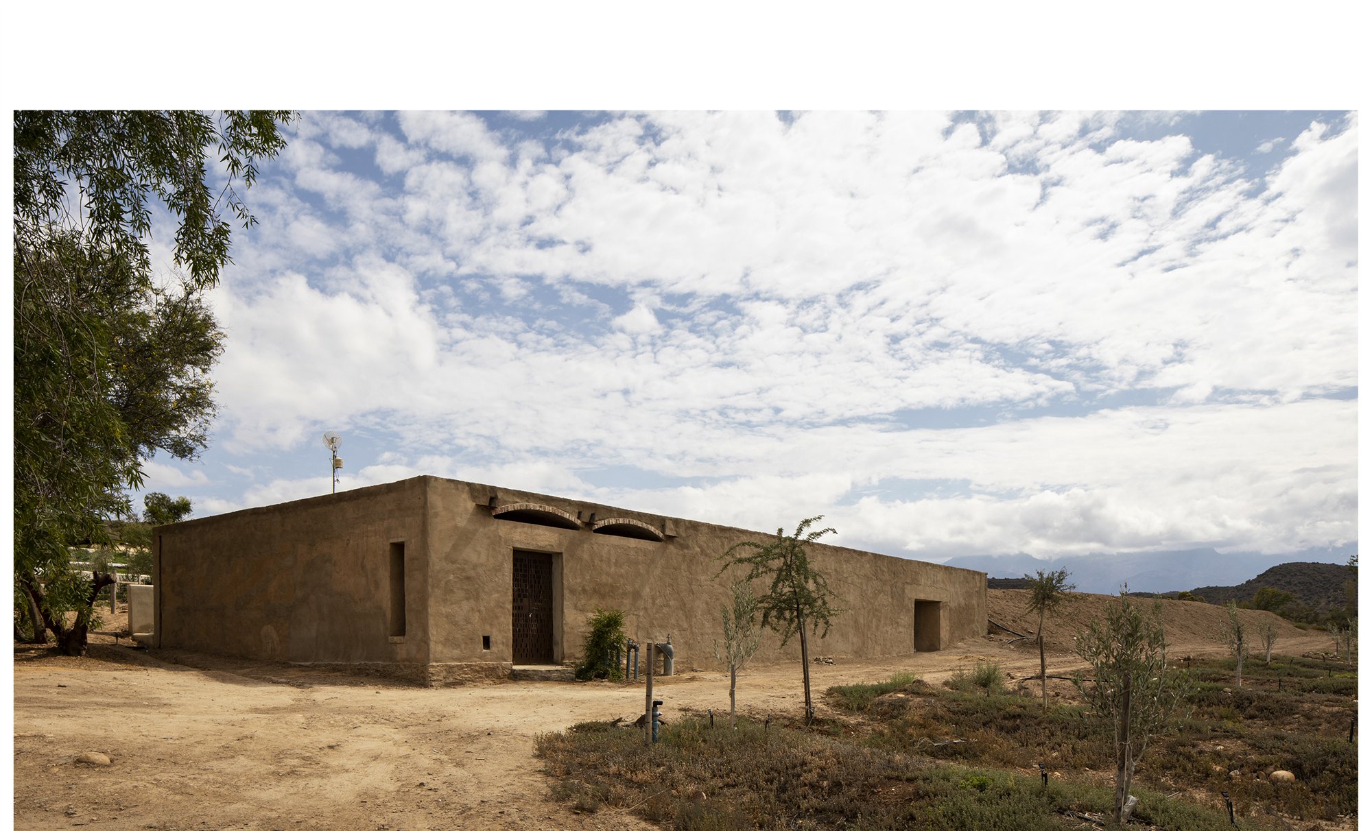 Pump room, Buffelsdrift — rendered-earth building in the Klein Karoo